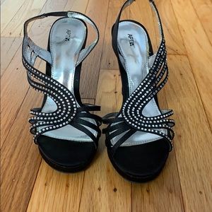 Apt 9 size 7 wedding shoe